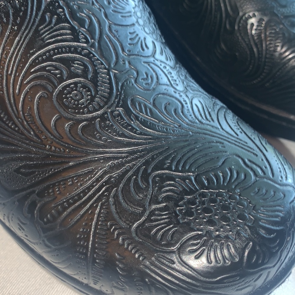 CLOGS